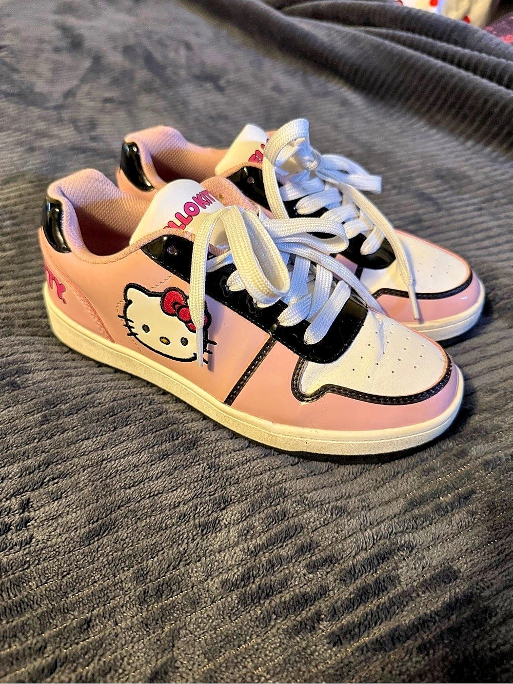 Sanrio Hello Kitty Women’s US 7 Pink & Black Sneakers